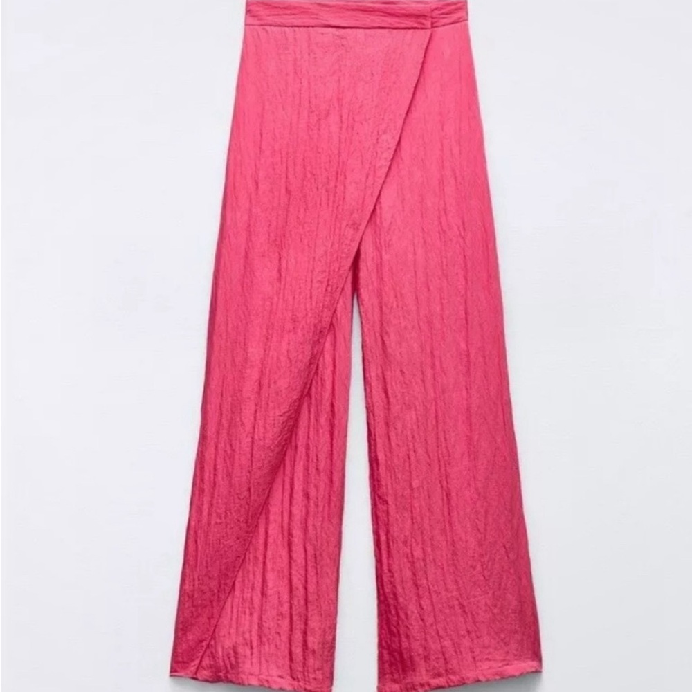 Zara pink flowy wrinkle effect bottoms. Brand new. Size Medium.